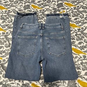 We the Free High Waisted Cinched Leg Jeans EUC 25